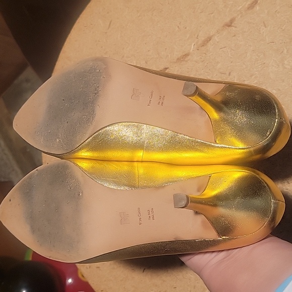 Diane Von Furstenbetg 3" heels - Picture 4 of 4